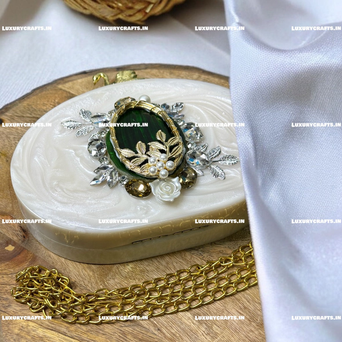 Bridal Elegance Grasped: Resin Handbag Clutch, Your Timeless Wedding Companion.