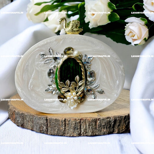 Bridal Elegance Grasped: Resin Handbag Clutch, Your Timeless Wedding Companion.